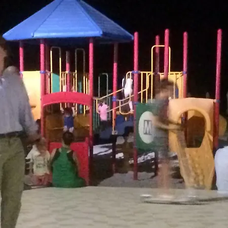 Priscilla Вилла *